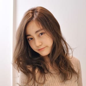 井川遥風大人のセミロング Beautrium Peninsula ビュートリアム ペニンシュラ のヘアスタイル 美容院 美容室を予約するなら楽天ビューティ