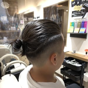 Exile 三代目風 アシメショート Needs Hair ニーズヘアー のヘアスタイル 美容院 美容室を予約するなら楽天ビューティ