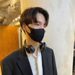 韓国コンマヘア ツーブロセンターパート Alice By Afloat アリスバイアフロート のヘアスタイル 美容院 美容室を予約するなら楽天ビューティ