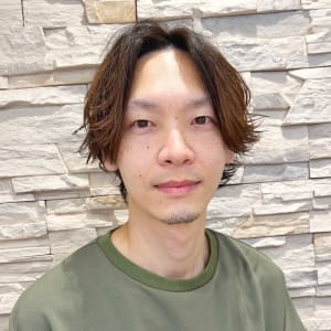 藤原 亜美 Ash 鶴ヶ峰1号店 アッシュツルガミネイチゴウテン のスタッフ 美容院 美容室を予約するなら楽天ビューティ