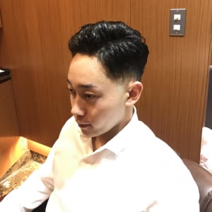 伊勢谷友介風 スキンフェードと癖っ毛の最強コラボ ヘアーモードキクチ 銀座店 ヘアーモードキクチ のヘアスタイル 美容院 美容室を予約するなら楽天ビューティ