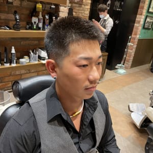 おしゃれ坊主 Hiro Ginza Barber Shop 丸の内 ヒロギンザバーバーショップ マルノウチ のヘアスタイル 美容院 美容室を予約するなら楽天ビューティ