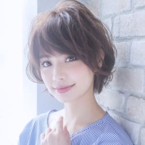 石田ゆり子さん風 大人かわいい40代のクセ毛風ショートボブ Bonny Couture 髪質改善 40代大人ボブ ボニークチュール のヘアスタイル 美容院 美容室を予約するなら楽天ビューティ
