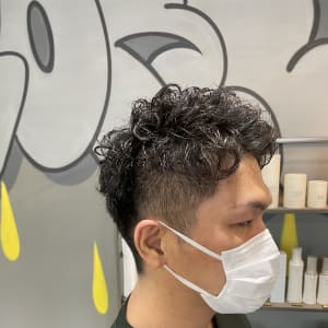 メンズのオススメ順 パーマ カール ベリーショートの髪型 ヘアスタイル 楽天ビューティ