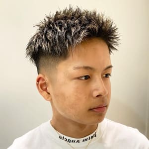 メンズのオススメ順 ストレート グラデーションカラーの髪型 ヘアスタイル 楽天ビューティ