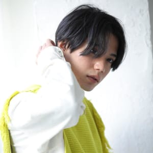 韓国マッシュ センターパート男子 黒髪ストレート Galette Umeda ガレットウメダ のヘアスタイル 美容院 美容室を予約するなら楽天ビューティ
