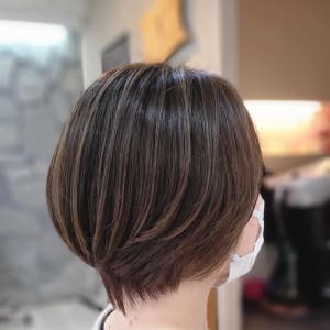 ブリーチなしハイライト風カラー ショート Another Sky アナザースカイ のヘアスタイル 美容院 美容室を予約するなら楽天ビューティ
