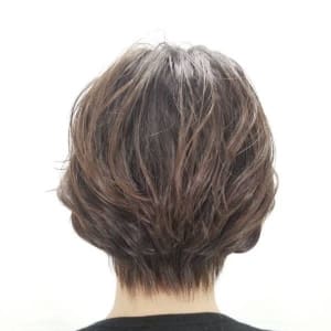 小顔ショート 無造作パーマ 耳掛け デジパ 40代50代60 Qualis 上福岡店 クオリスカミフクオカテン のヘアスタイル 美容院 美容室を予約するなら楽天ビューティ