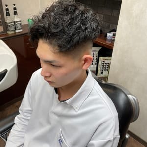 4ページ目 メンズのオススメ順 パーマ 外国人風 ツーブロックの髪型 ヘアスタイル 楽天ビューティ