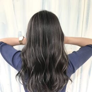 コントラストハイライトオリーブグレージュ A Hair アップヘアー のヘアスタイル 美容院 美容室を予約するなら楽天ビューティ