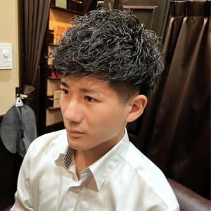 欲望全ツッパ！コンプレックス無くすツイストパンチパーマ