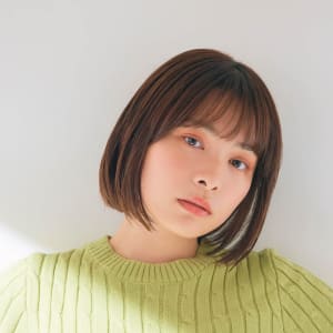 大人可愛いインナーカラーのレイヤーボブ クロードモネ H2o Aveda 渋谷ヒカリエshinqs店 クロードモネエイチツーオーアヴェダシブヤヒカリエシンクステン のヘアスタイル 美容院 美容室を予約するなら楽天ビューティ