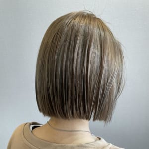 大人可愛い30代40代小顔ウルフレイヤーボブ丸みショートボブ