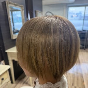 輝髪（きらがみ）ザクロペインターでブラウン系に染める | 美容室