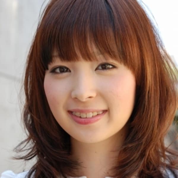 たっぷりレイヤーで大人可愛い小顔ヘア