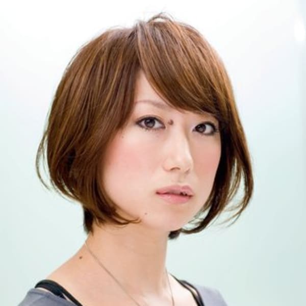 グレージュカラーグラデーションベースボブ