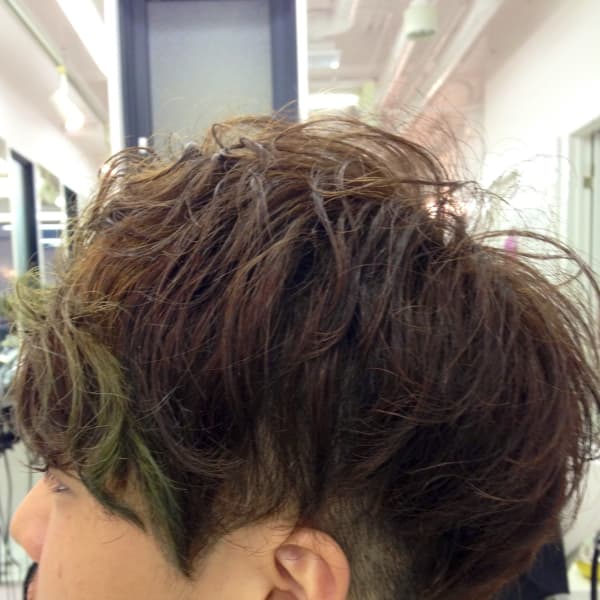 ふんわりショートグリーンポイントメッシュ|Secret Garden 三宮店