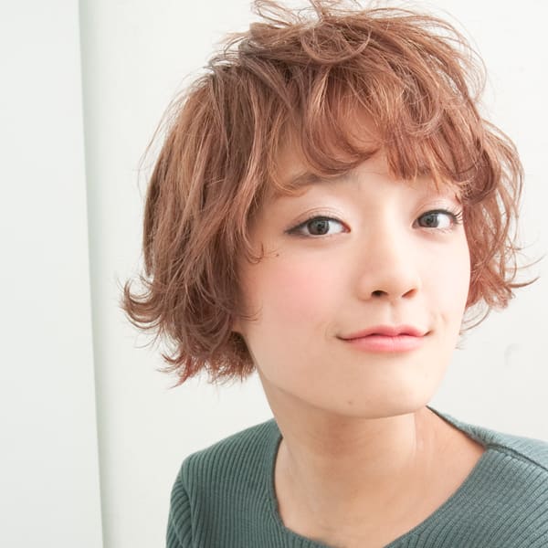 やわらかいカールで触りたくなるボブ