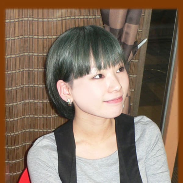 ショートマッシュ＋モスグリーンのグラデーションカラー