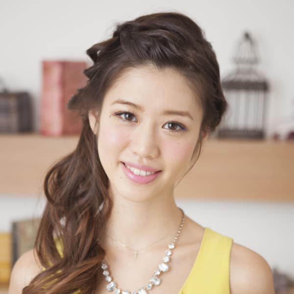 ツイスト編み込みサイドアップ