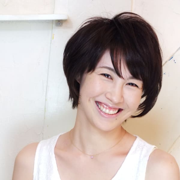 大人女子、シンプルビューティーショート