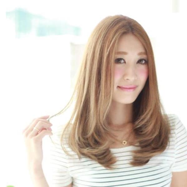 ツヤ感×毛先内巻きの愛されごくゆるカールにキュン