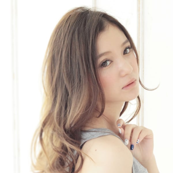 ウェービーセミロング~ルミエールカラー