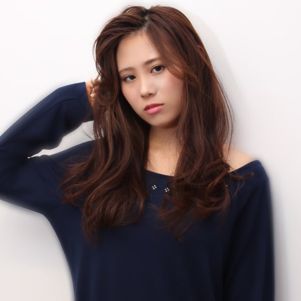 大人カジュアル外人風前髪スタイル|CuMARi