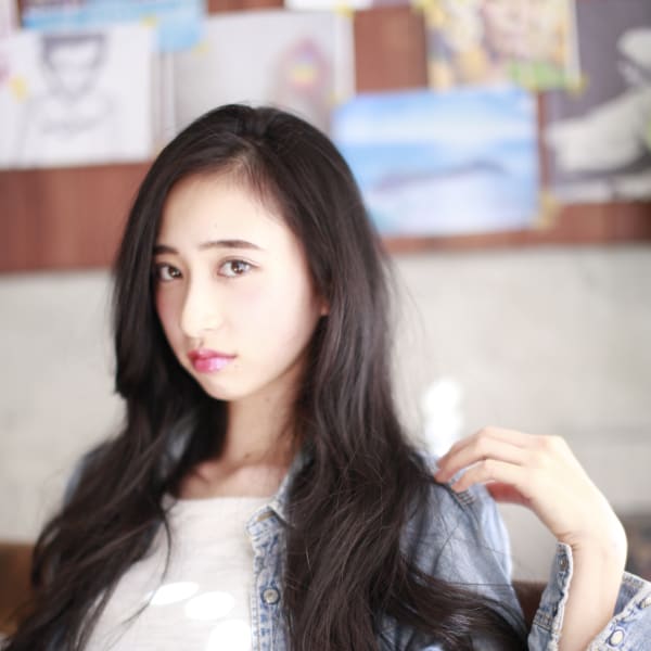 暗髪ニュアンスロング