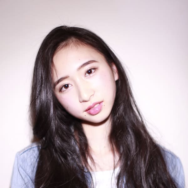 暗髪ニュアンスボブ