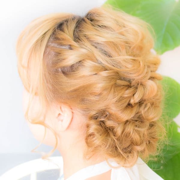 ねじってフワっと無造作アレンジ　ｍ