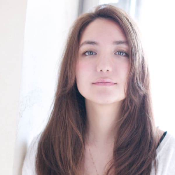 センターパートのストレートタッチロング【H-18】