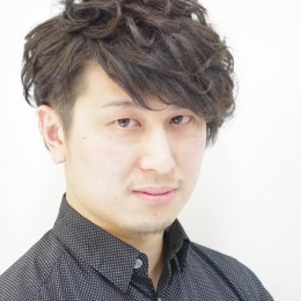 2ブロックアシンメトリーパーマスタイル