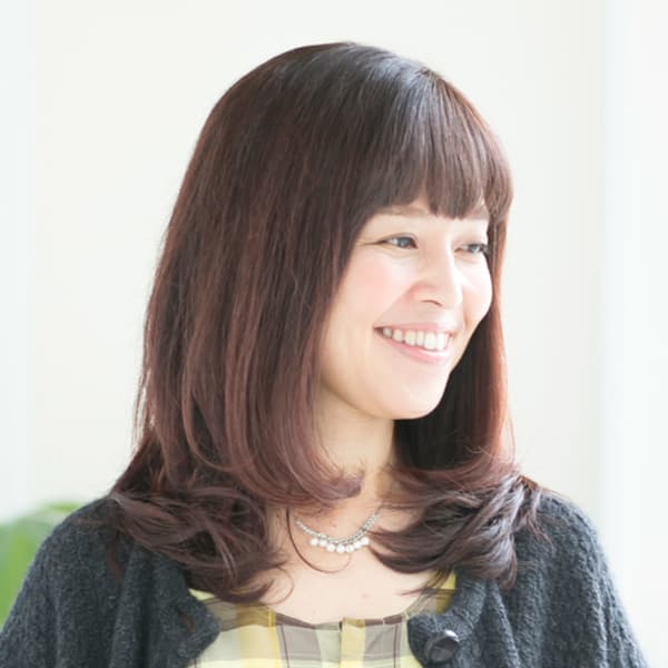 大人かわいいナチュラルセミロング