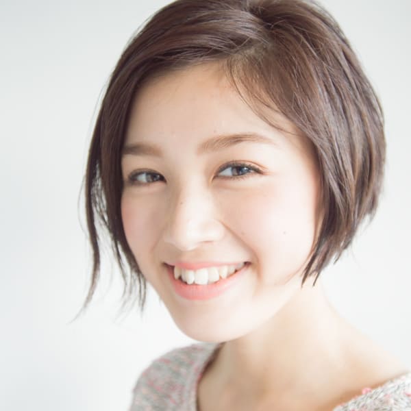 前髪無しのトレンド前下がりボブスタイル