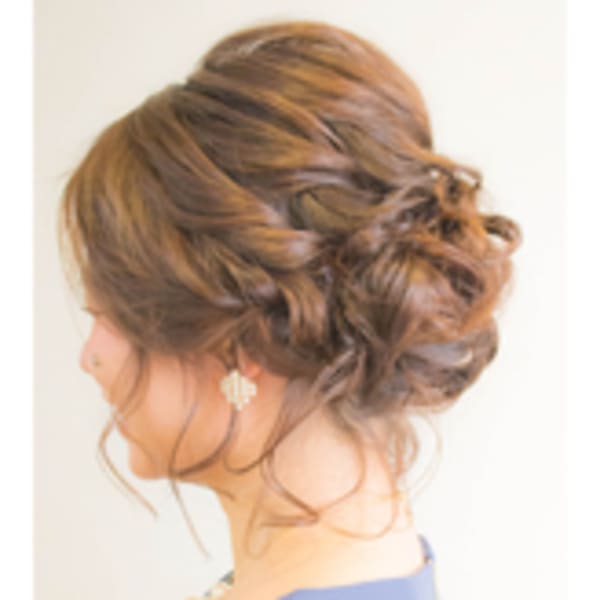 おくれ毛セレブ風アップ