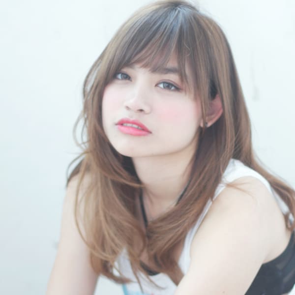 梅雨対策ニュアンスストレートのセミロング 外国人風カラー