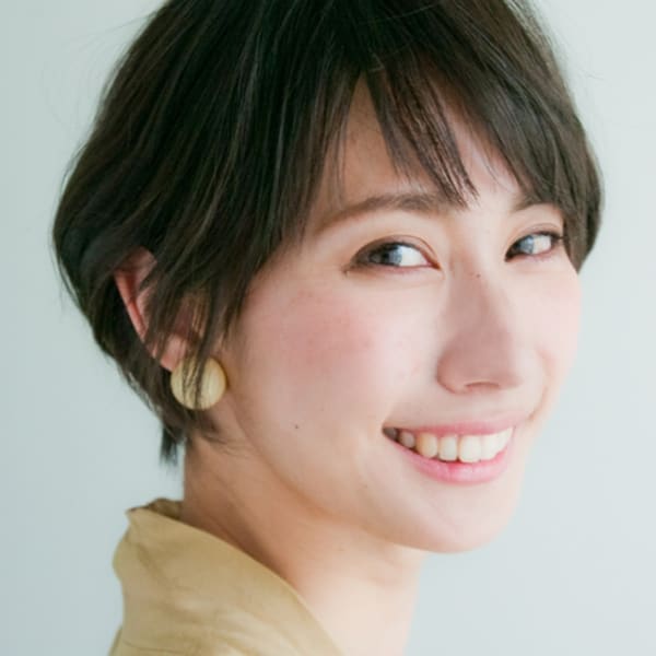 大人フェミニンな美シルエットショート