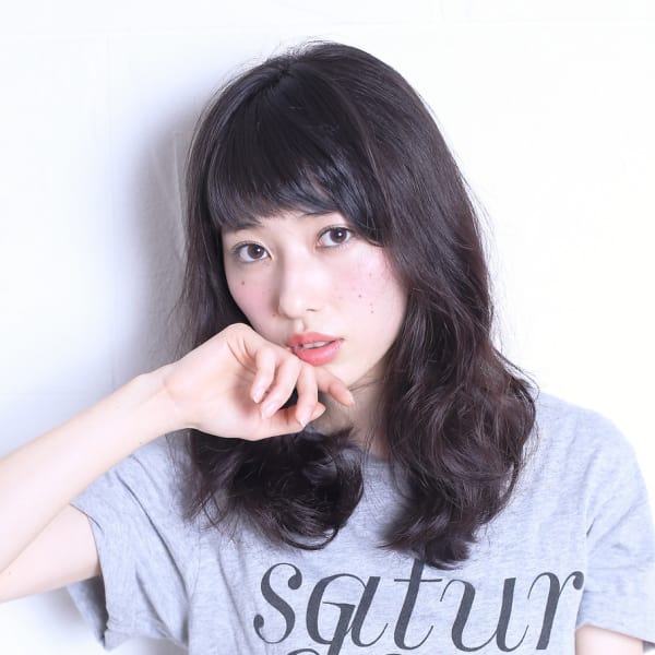 黒髪 髪型 セミロング 20代 黒髪 髪型 セミロング 20代