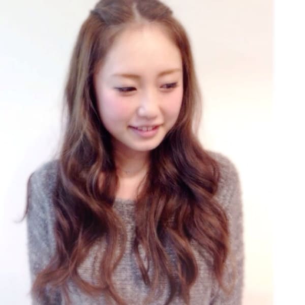 柔らかさを演出するフンワリパーマスタイル|Natural Hair