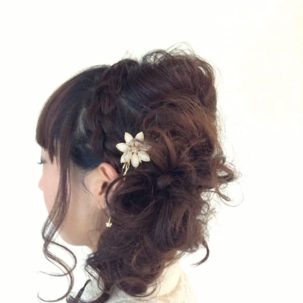 ボリュームたっぷりのサイドアップ|髪質改善＆縮毛矯正 Still hair 【スティルヘア】