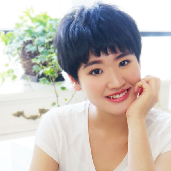 かわいい黒髪ハンサムショート