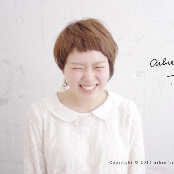 短め前髪が可愛い 大人女性のアシメショート Arbre Hair Design アルブル のヘアスタイル 美容院 美容室を予約するなら楽天ビューティ