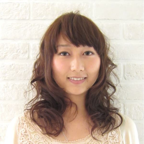 ドーリーなロングカールスタイル|LINKS GARDEN