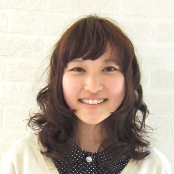 華やかなロングカールスタイル|LINKS GARDEN