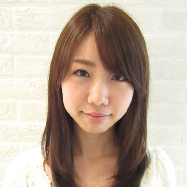 サラサラのナチュラルストレートスタイル|LINKS GARDEN