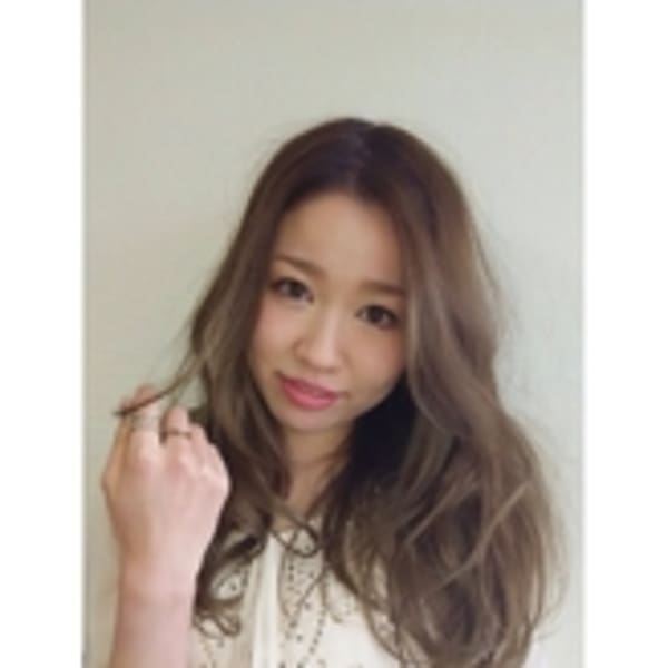 ミルキーベージュ