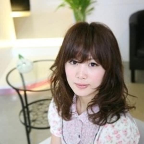 【Cocosia　高槻】モテミディ×プラチナベージュ|Hair&Nail Cocosia