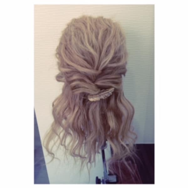 ルーズニュアンスハーフアップ