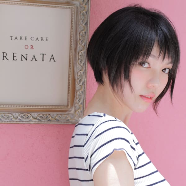 【レナータ】短めバングに浮遊感のある小顔愛されショートボブ